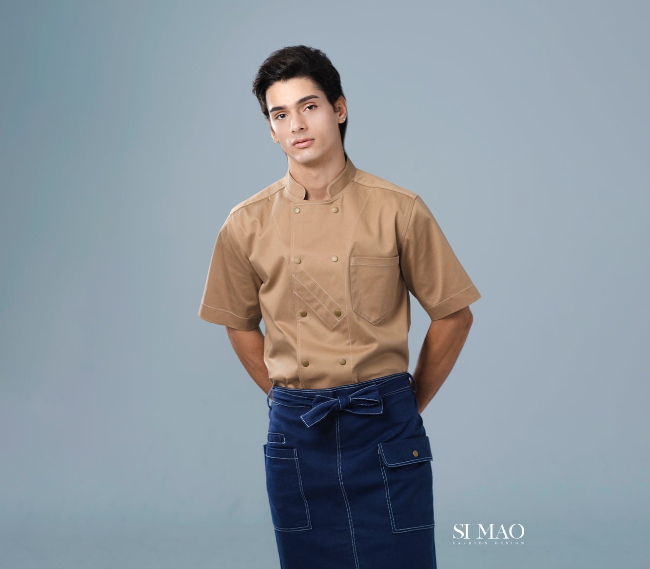 卡其亮面短袖藍圍裙廚師服
