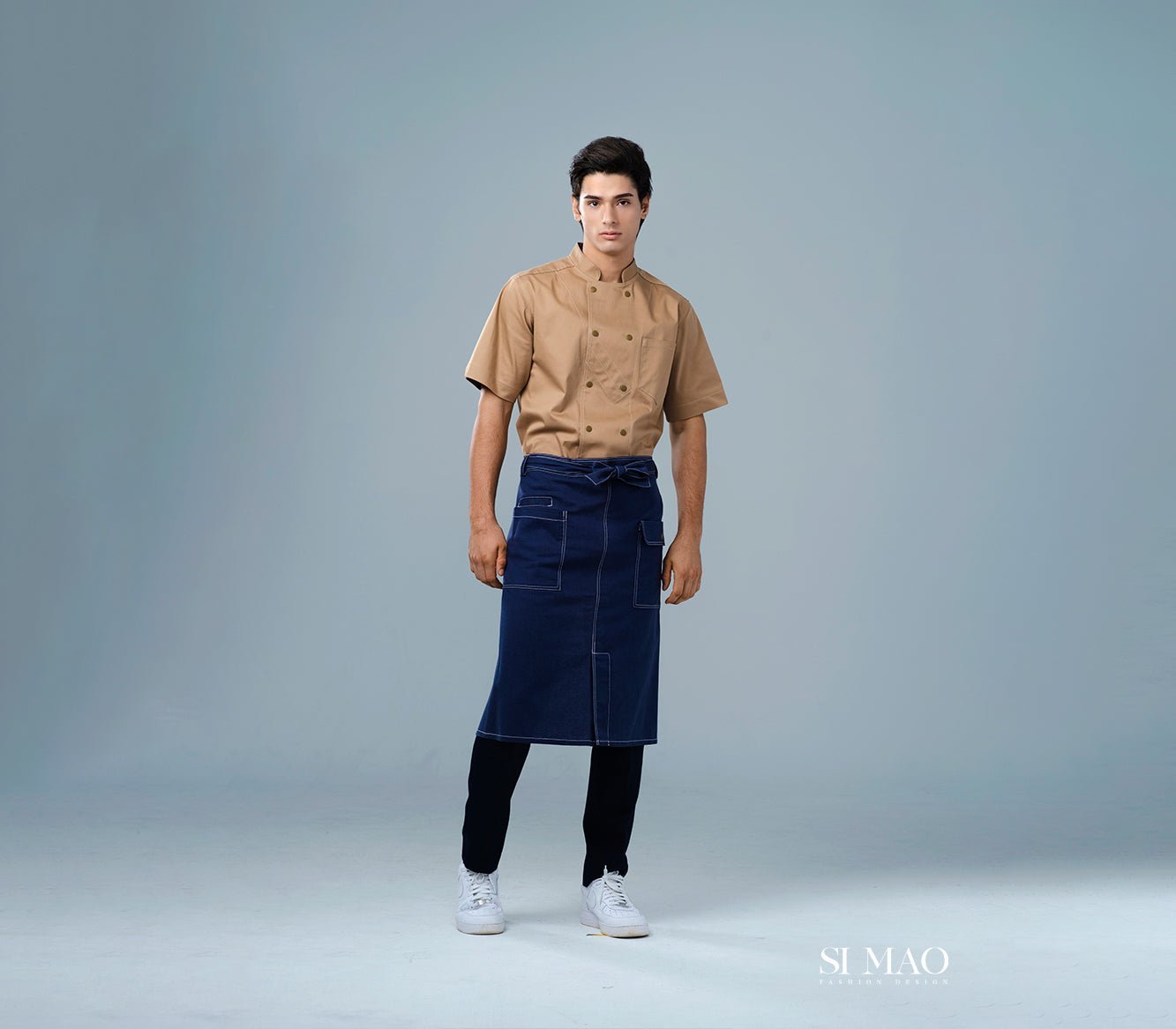 卡其亮面短袖藍圍裙廚師服