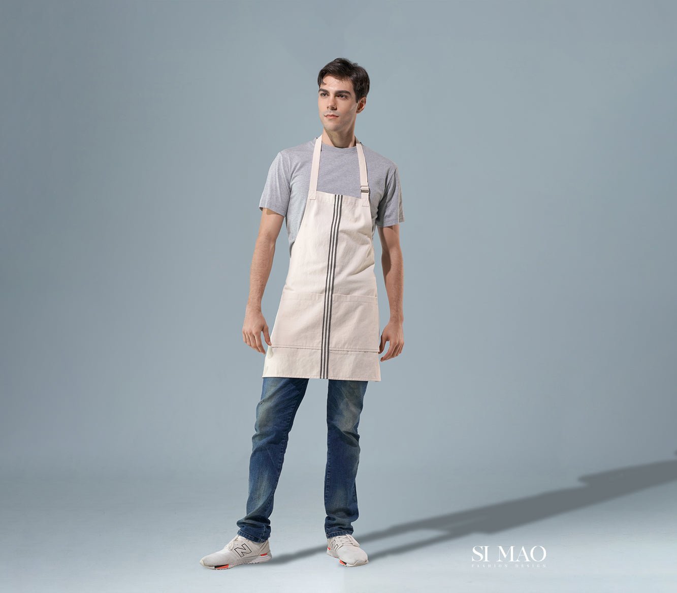 灰T白吊帶外場服