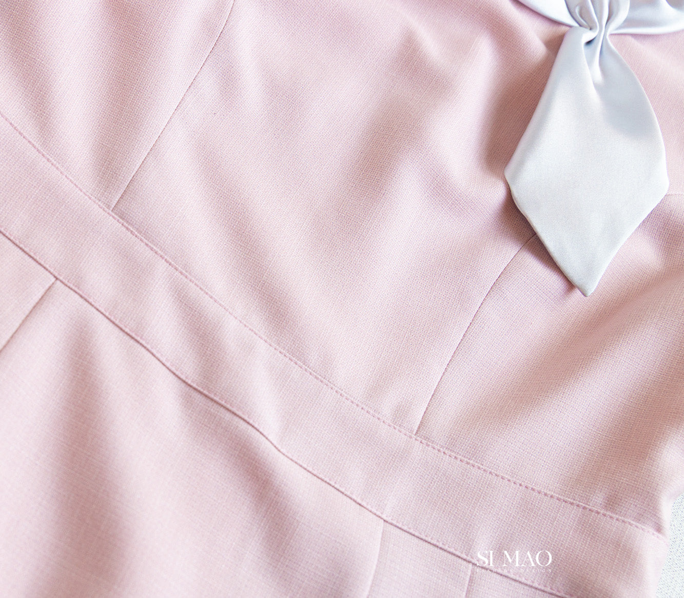 清新淺粉短袖洋裝